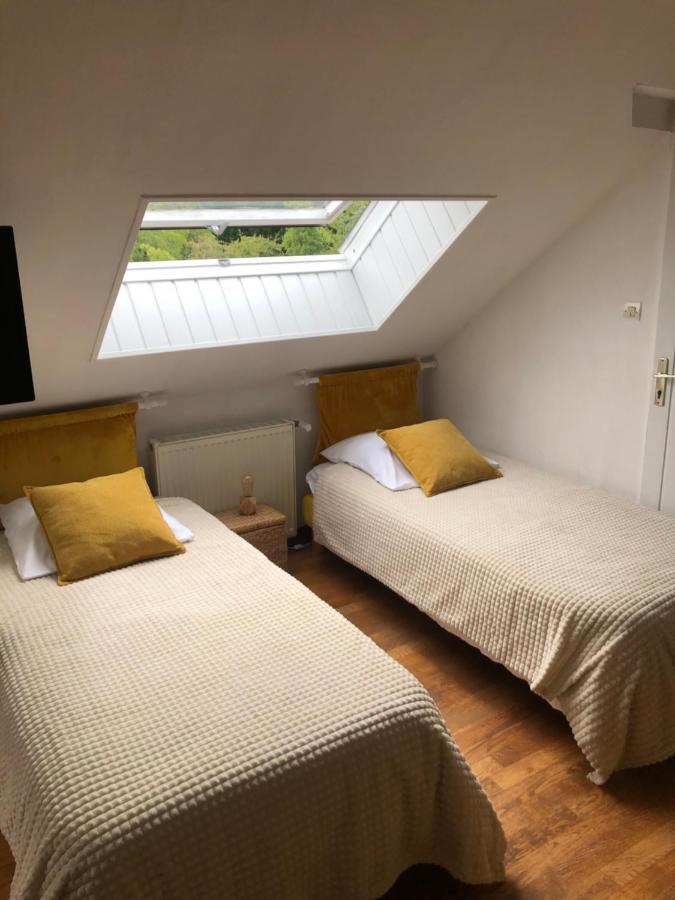 Grande Chambre Familiale Jaune Tout Bonnement Bien Putot-en-Auge Luaran gambar