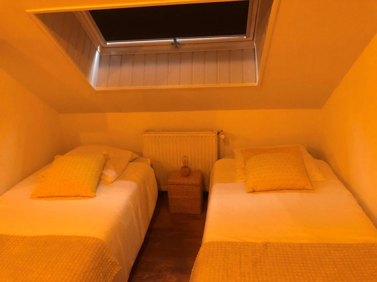 Grande Chambre Familiale Jaune Tout Bonnement Bien Putot-en-Auge Luaran gambar