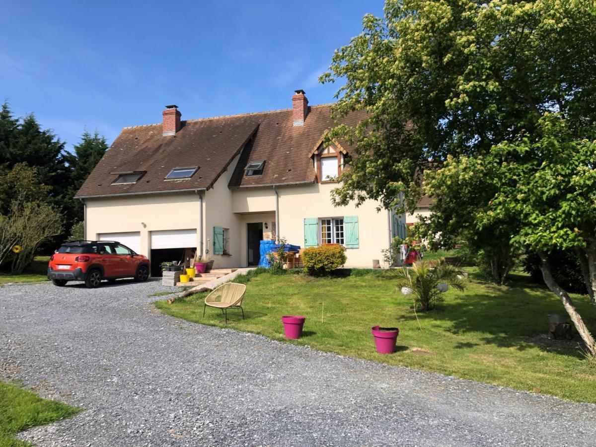 Grande Chambre Familiale Jaune Tout Bonnement Bien Putot-en-Auge Luaran gambar